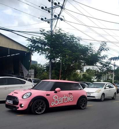 Mini Cooper Barbie